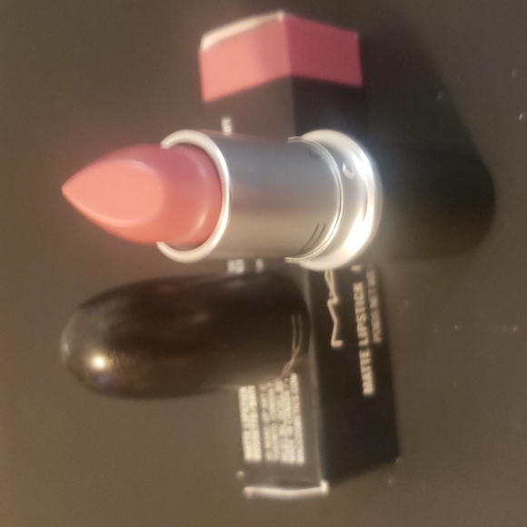MAC Matte Lipstick - Picture 4 of 4